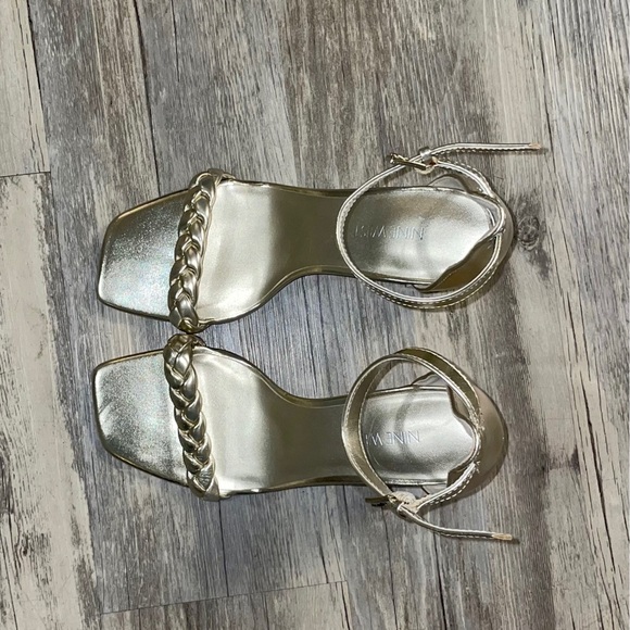 Gold heels with braided strap - Picture 4 of 8